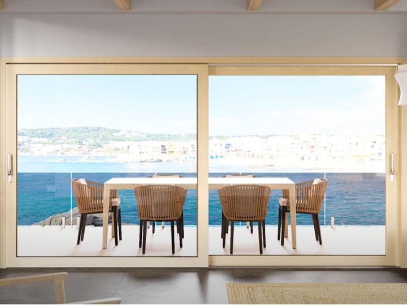 Corredera de gran formato con vistas al exterior